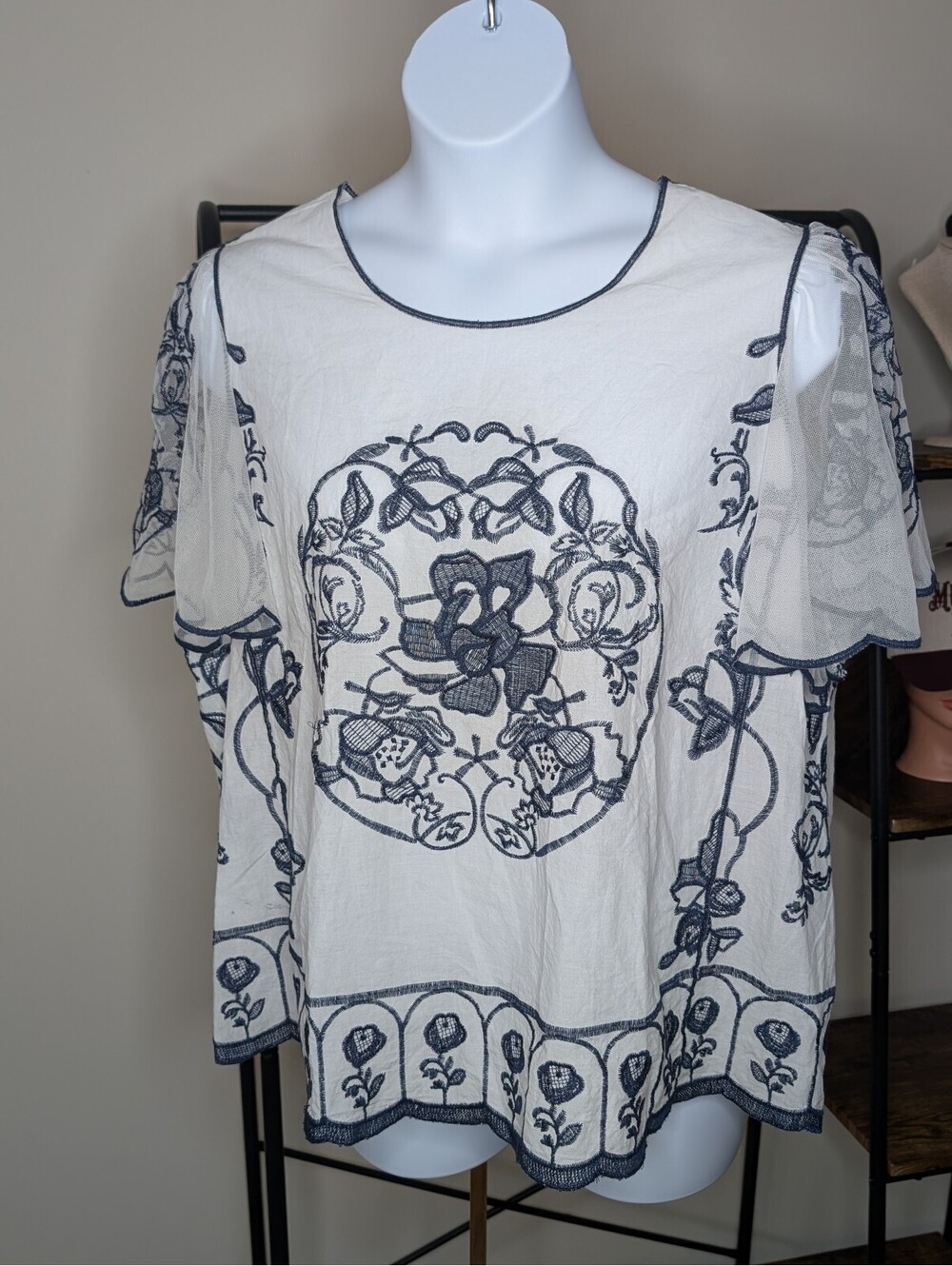 1839 - Cato Women's Size 18/20W Embroidered Cotton Blouse with Sheer Sleeves